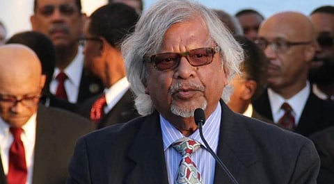 மகாத்மா காந்தியின் பேரன் காலமானார்!