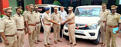 காவல்துறைக்கு வழங்கப்பட்டவாகனங்கள் இயக்கிவைப்பு