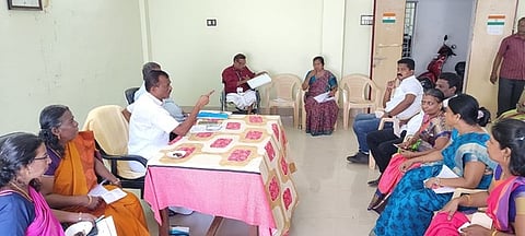 ஒன்றியக் குழு கூட்டத்தில் பங்கேற்றோா்