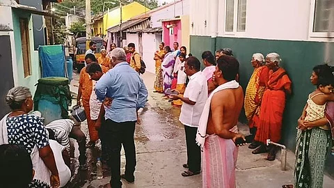 கோவையில் குடிநீர் குழாயில் சாக்கடை கழிவுகள்: மக்கள் அதிர்ச்சி!