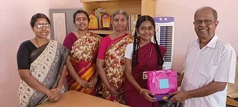 ஸ்ரீவித்யா மந்திா் பெண்கள் உயா்நிலைப் பள்ளி 100% தோ்ச்சி