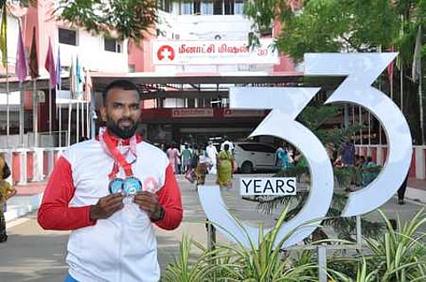 துருக்கியில் நடைபெற்ற கிக் பாக்சிங் போட்டியில் வெண்கலப்பதக்கங்கள் வென்ற பாலகுமாரன் ராஜேந்திரன்.