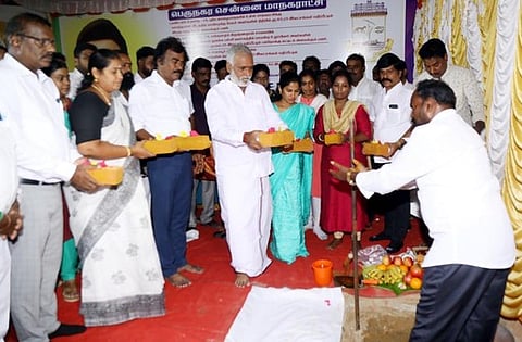 புதிய வாழைமாநகரில் ரூ.93.30 லட்சத்தில் இறகுப் பந்து உள்விளையாட்டரங்கம் அமைக்க பூமி பூஜை