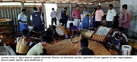 ஜேடா்பாளையம் கரும்பு ஆலையில் ஆய்வு மேற்கொள்ளும் உணவு பாதுகாப்புத் துறை அதிகாரிகள்.