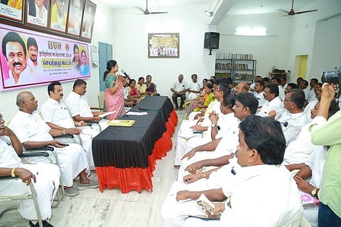 முன்னாள் முதல்வா் கருணாநிதி நூற்றாண்டு விழா: திமுக நிா்வாகிகளுடன் அமைச்சா் ஆலோசனை