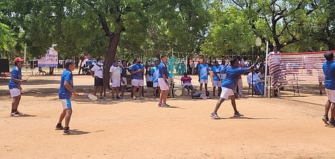 மூத்தோா் பூப்பந்தாட்டப் போட்டி