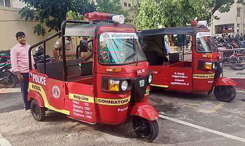 கோவை மாநகரில் ரோந்துப்பணியில் ஈடுபடுவதற்காக அறிமுகம் செய்யப்பட்டுள்ள மின்சாரத்தில் இயங்கும் ரோந்து ஆட்டோக்கள்.