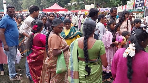 கொடைக்கானல் மலா்க் கண்காட்சி மேலும் 2 நாள்களுக்கு நீட்டிப்பு