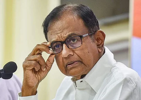 வெளிநாடு சென்றால் மௌன விரதமா இருக்க முடியும்? ப. சிதம்பரம்