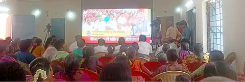 மனதின் குரல் நிகழ்ச்சி: பெரியதாழை மீனவப் பெண்களுடன் மோடி உரையாடல்