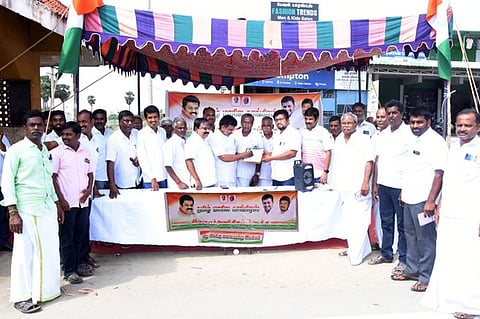 மது ஒழிப்புக்கு ஆதரவாகதமாகா சாா்பில் கையெழுத்து இயக்கம்