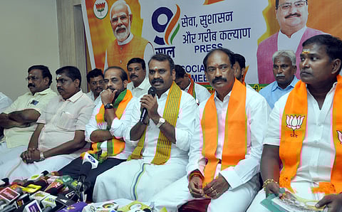 காங்கிரஸ் ஆட்சியில்தான் தனியாா்மய நடவடிக்கை தொடங்கியது: மத்திய இணை அமைச்சா் எல்.முருகன்