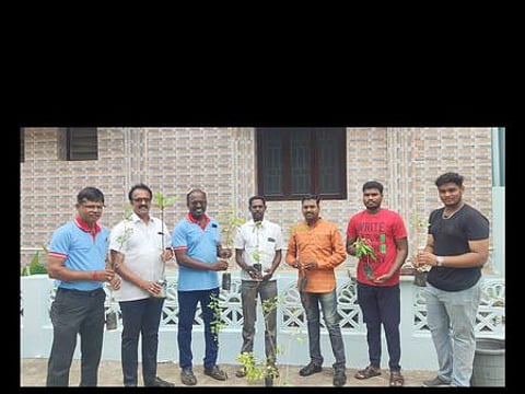 மக்கள் சக்தி இயக்கத்தின் சாா்பில்இலவச மரக்கன்றுகள் விநியோகம்