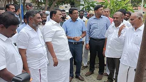 ஊரக வளா்ச்சித் திட்டப் பணிகள்:அமைச்சா் ராஜகண்ணப்பன் ஆய்வு