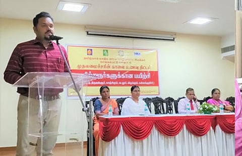 முதலமைச்சரின் காலை உணவு திட்ட பயிற்றுனா்களுக்கான பயிற்சியினை தொடங்கி வைத்துப் பேசிய ஆட்சியா் ஆ.ர.ராகுல்நாத்.