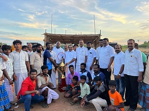 மாவட்ட அளவிலான கிரிக்கெட்:அம்பலசேரி அணிக்கு முதல் பரிசு