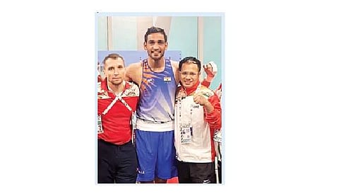 உலக குத்துச்சண்டை: ஆஷிஷ் முன்னேற்றம்