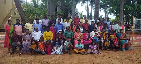 குற்றாலத்தில் நெல்லை சட்டக்கல்லூரி முன்னாள் மாணவா்கள் சந்திப்பு