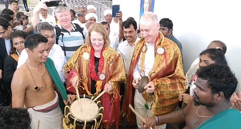 கோவையில் ஆஸ்திரேலிய பேரவை உறுப்பினர்களுக்கு செண்டை மேளத்துடன் வரவேற்பு