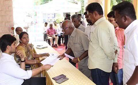 மாநகராட்சி குறைகேட்புக் கூட்டம்: 52 மனுக்கள் பெறப்பட்டன