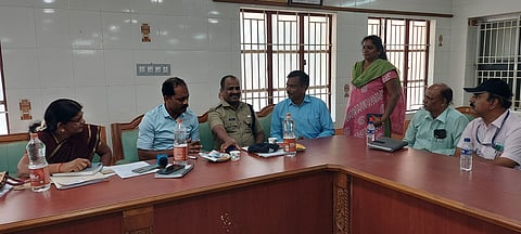 எல்லையில் அதிகரிக்கும் கடத்தல்:தமிழக-கேரள அதிகாரிகள் ஆலோசனை