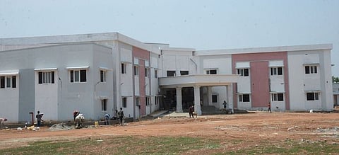 புதுக்கோட்டை அரசு பல் மருத்துவக் கல்லூரிக் கட்டடம்.