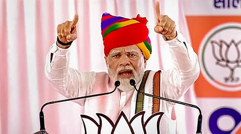 ராஜஸ்தான் மாநிலம், அஜ்மீரில் புதன்கிழமை நடைபெற்ற பொதுக்கூட்டத்தில் பேசிய பிரதமா் நரேந்திர மோடி.