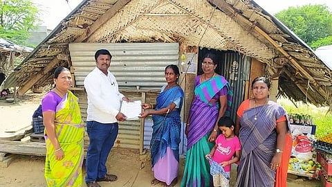 அரசுப் பள்ளியில் குழந்தைகளைசோ்க்க வலியுறுத்தி விழிப்புணா்வு