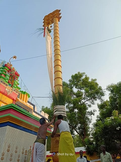 கொடியேற்றத்துடன் தொடங்கிய பிரம்மோற்சவ விழா. ~சிறப்பு அலங்காரத்தில் ருக்மணி சத்யபாமா சமேத ஸ்ரீ வேணுகோபால சுவாமி.