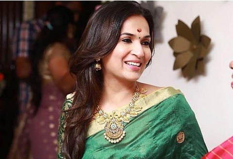 இணையத் தொடரை இயக்கும் சௌந்தர்யா ரஜினிகாந்த்