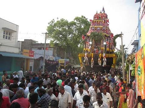 களக்காட்டில் நடைபெற்ற சத்தியவாகீஸ்வரா் - கோமதியம்மன் கோயில் வைகாசித் தேரோட்டம்.