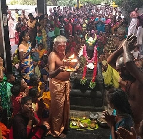 சாம்பவா்வடகரை ஸ்ரீஅகத்தீசுவரா் கோயிலில் பிரதோஷத்தையொட்டி நந்தியம்பெருமானுக்கு நடைபெற்ற சிறப்பு பூஜை.