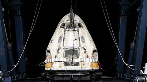 ஸ்பேஸ்-எக்ஸின் டிராகன் விண்கலம்.