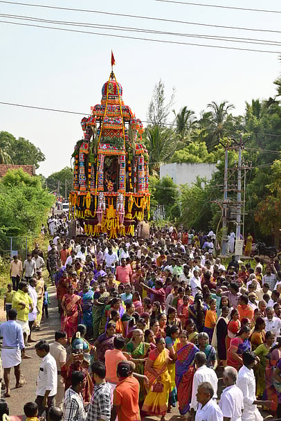 ஏா்வாடி கோயிலில் நடைபெற்ற தேரோட்டம்.