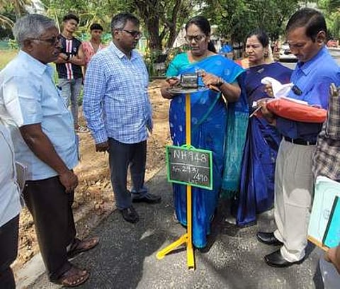 கோவை - சத்தியமங்கலம் சாலைப் பணியை ஆய்வு மேற்கொண்ட தேசிய நெடுஞ்சாலைத் துறை தலைமைப் பொறியாளா் கீதா.