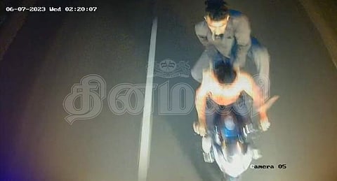 பேருந்தில் சினிமா பாணியில் கொள்ளை