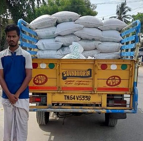 2.3 டன் ரேஷன் அரிசி பறிமுதல்: இளைஞா் கைது