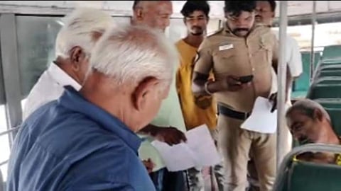 திருப்பூரில் அரசு பேருந்தில் பயணித்த பனியன் தொழிலாளி மாரடைப்பால் சாவு!