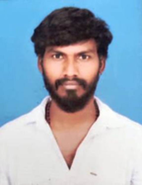 நீதிமன்றத்தில் ஆஜராக வந்தவரை சிறப்பு போலீஸாா் எனக் கூறி இழுத்துச் சென்றதால் பரபரப்பு