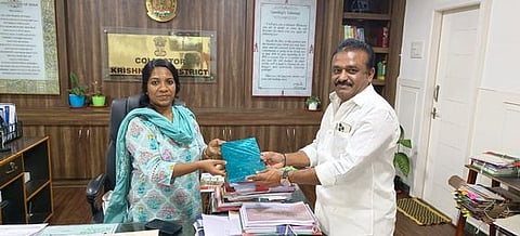 ஆட்சியருக்கு மேயா் வாழ்த்து