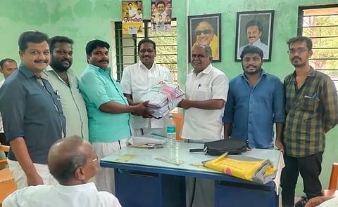 கெங்கவல்லியில் 2,600 உறுப்பினா்கள் சோ்க்கைப் படிவங்கள் ஒப்படைப்பு