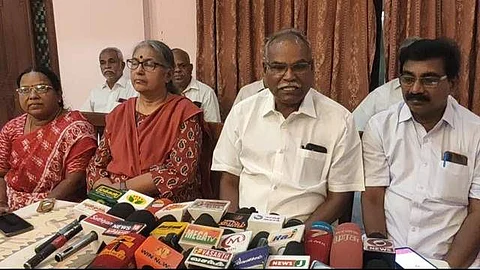 நாகர்கோவிலில் நிருபர்களுக்கு பேட்டி அளித்த மார்க்சிஸ்ட் கம்யூனிஸ்ட் கட்சி மாநில செயலாளர் பாலகிருஷ்ணன்