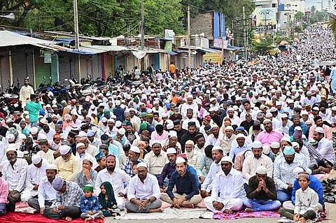 கா்நாடகத்தில் ஆஷாட ஏகாதசி, பக்ரீத் கொண்டாட்டம்