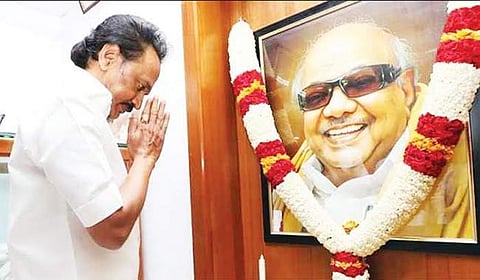 கருணாநிதி நூற்றாண்டு விழா: தந்தை வழியில் தனயன்...!