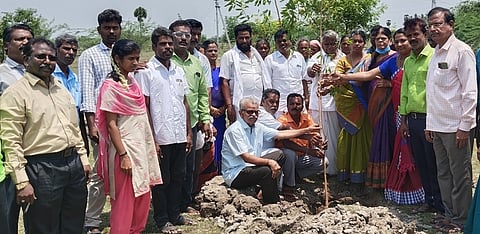 மரக்கன்றுகள் நடும் விழா