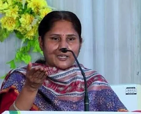 ஐஏஎஸ் அதிகாரி மலர்விழி மீது வழக்குப் பதிவு: தொடர்புடைய இடங்களில் சோதனை!