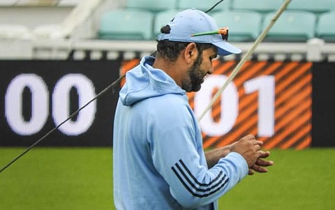 பயிற்சியின்போது ரோஹித்துக்கு காயம்: நாளை விளையாடுவாரா?