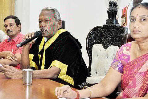 சேலம் ஈரடுக்கு பேருந்து நிலையத்திற்கு கருணாநிதி பெயா் சூட்ட தீா்மானம்:அதிமுக உறுப்பினா்கள் புறக்கணிப்பு