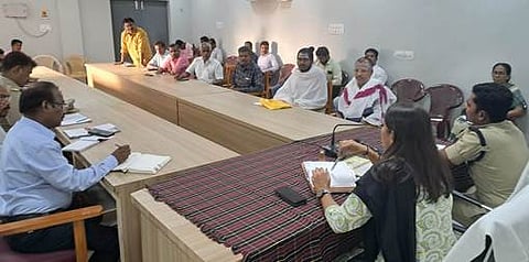 சிதம்பரம் கோட்டாட்சியா் அலுவலகத்தில் நடைபெற்ற நடராஜா் கோயில் ஆனித்திருமஞ்சன உற்சவ அனைத்துத் துறை அதிகாரிகள் ஒருங்கிணைப்புக் கூட்டம்.