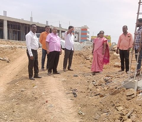 நகராட்சி வளா்ச்சிப் பணிகள்: மண்டல இயக்குநா் திடீா் ஆய்வு